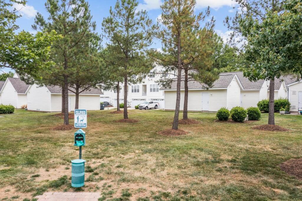 Peaceful, Townhome In Hope Valley Farms Durham Esterno foto