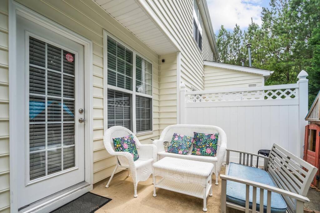 Peaceful, Townhome In Hope Valley Farms Durham Esterno foto