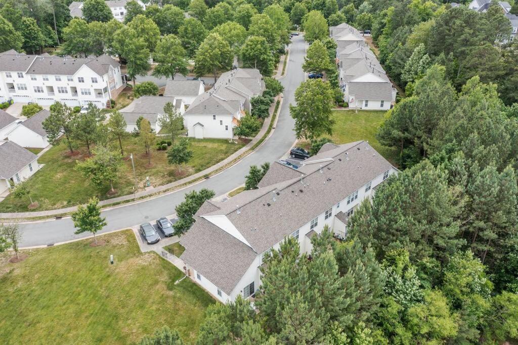 Peaceful, Townhome In Hope Valley Farms Durham Esterno foto