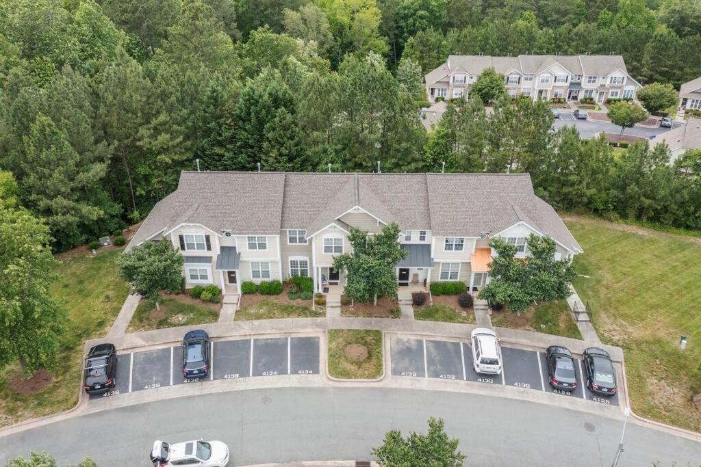 Peaceful, Townhome In Hope Valley Farms Durham Esterno foto